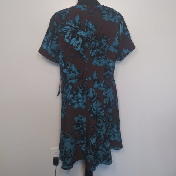 Who What Wear | Dresses | Nwt Who What Wear Floral Cut Out Shoulder ...